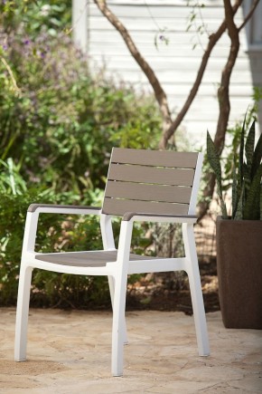Стул c подлокотниками Гармония (Harmony armchair) белый-капучино в Александровском - alexsandrovskoe.mebel24.online | фото 1